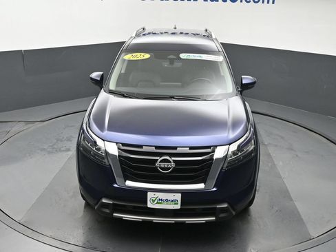 Used 2025 Nissan Pathfinder SL AWD/4WD image 27