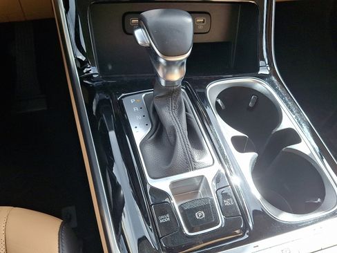 Certified 2022 Kia Carnival EX image 12