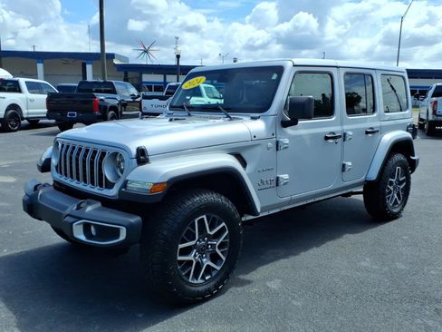 Used 2024 Jeep Wrangler Unlimited Sahara AWD/4WD image 1