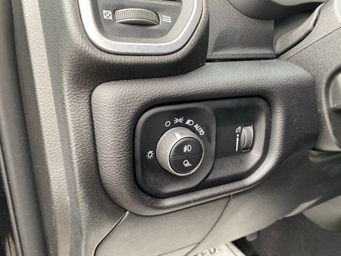 Used 2025 RAM 2500 Big Horn AWD/4WD image 18