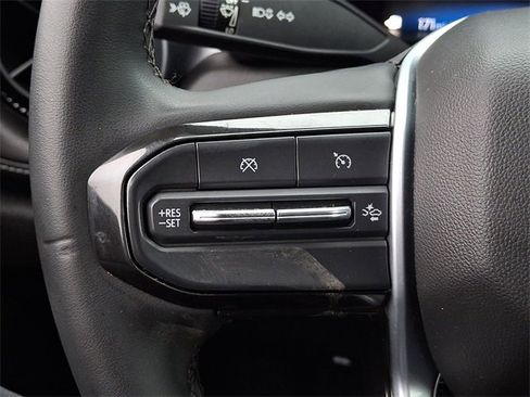 Used 2023 Chevrolet Colorado LT w/ LT Convenience Package II image 21