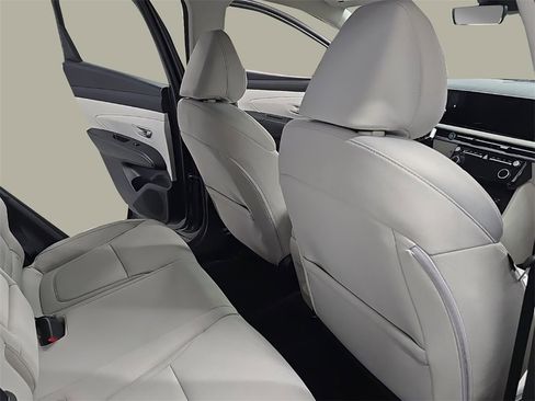 New 2025 Hyundai Tucson SEL image 17