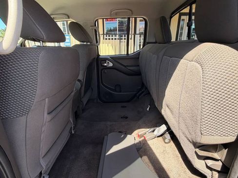 Used 2014 Nissan Frontier PRO-4X w/ Pro-4x Graphics Package AWD/4WD image 19