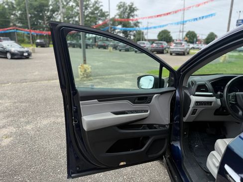Used 2018 Honda Odyssey EX-L image 11