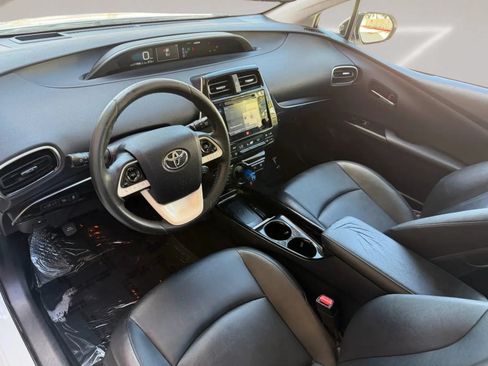 Used 2017 Toyota Prius Four w/ Premium Convenience Package FWD image 11