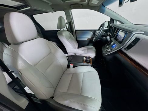 Used 2015 Toyota Sienna Limited Premium AWD/4WD image 29