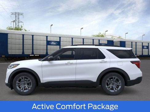 New 2026 Ford Explorer Active image 4