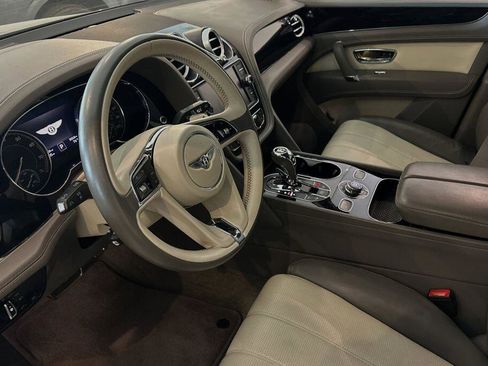 Used 2018 Bentley Bentayga image 10