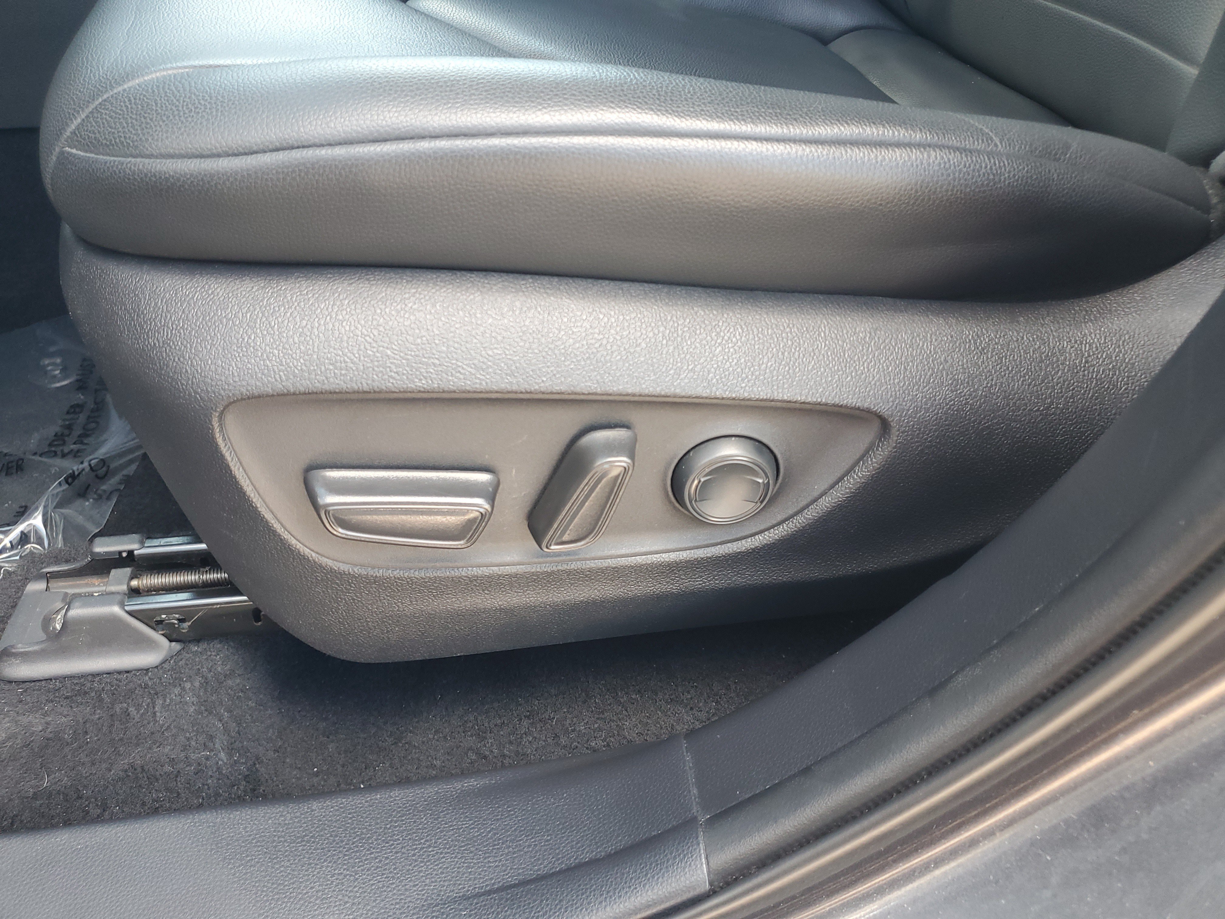Certified 2021 Toyota Highlander XLE AWD/4WD image 25