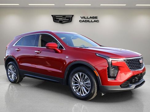 Used 2024 Cadillac XT4 Premium Luxury w/ Cold Weather Package image 7