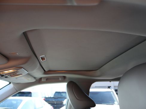 Used 2022 Toyota Highlander XLE AWD/4WD image 20