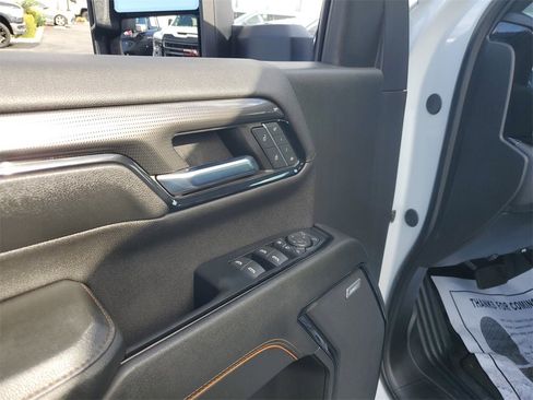 Used 2024 GMC Sierra 2500 AT4 w/ AT4 Premium Plus Package image 20