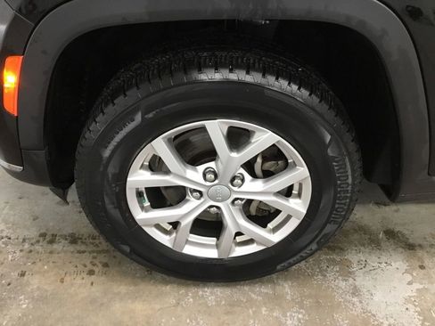 Used 2021 Jeep Grand Cherokee L Limited AWD/4WD image 5