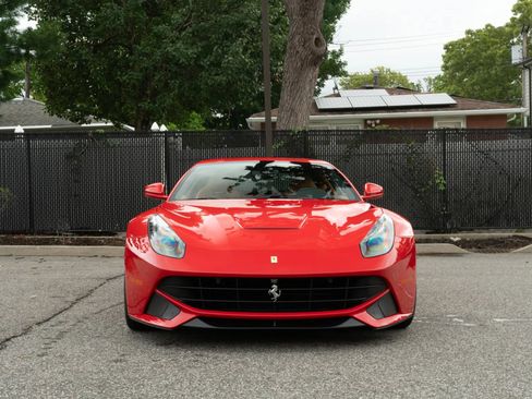 Used 2017 Ferrari F12 Berlinetta RWD image 4