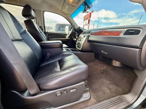 Used 2009 GMC Sierra 2500 W/T AWD/4WD image 15