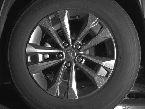 Used 2025 Chevrolet Equinox LT FWD image 14