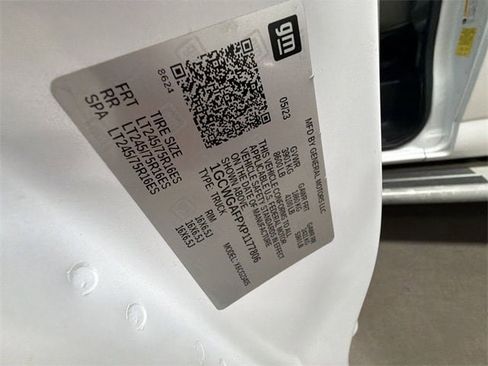 Used 2023 Chevrolet Express 2500 w/ Driver Convenience Package image 28