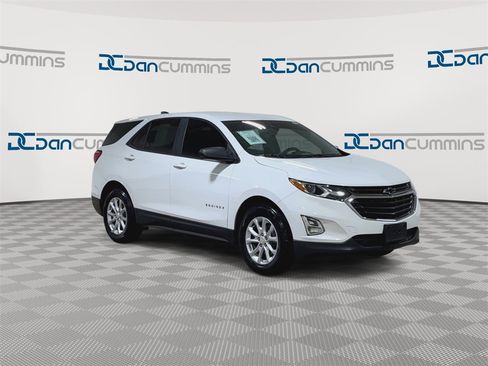Used 2020 Chevrolet Equinox LS image 3