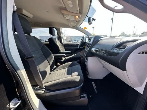 Used 2017 Dodge Grand Caravan SE w/ Power Window Group image 29