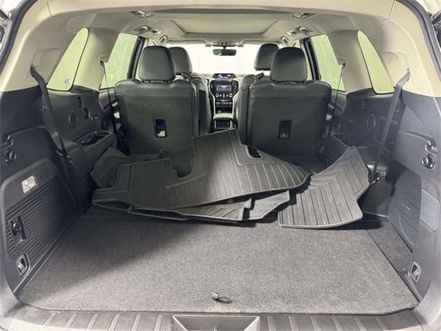 Used 2021 Subaru Ascent Limited w/ Technology Package image 14