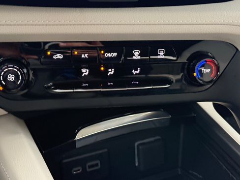 Used 2023 Buick Envision Preferred image 19