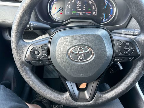Used 2025 Toyota RAV4 LE AWD/4WD image 26
