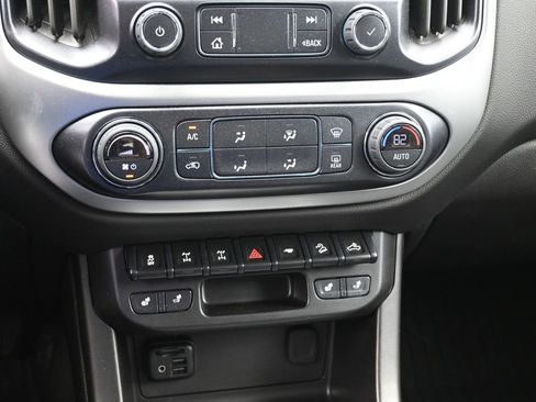 Used 2022 Chevrolet Colorado ZR2 w/ ZR2 Midnight Special Edition image 20