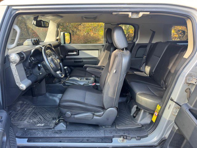 Used 2014 Toyota FJ Cruiser 4WD w/ Upgrade Package image 10