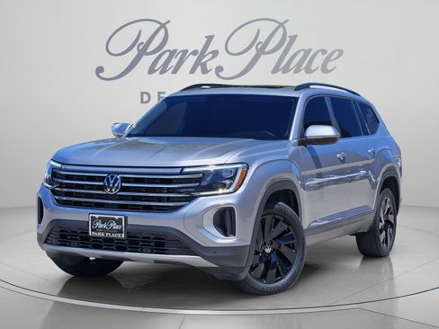 Used 2024 Volkswagen Atlas SE FWD image 1