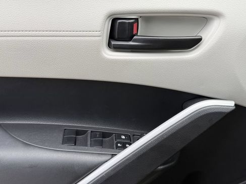 Used 2024 Toyota Corolla Cross L FWD image 17