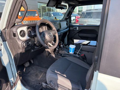 Used 2024 Jeep Wrangler Sport AWD/4WD image 9