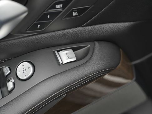 Used 2020 BMW X7 xDrive40i w/ Premium Package image 28