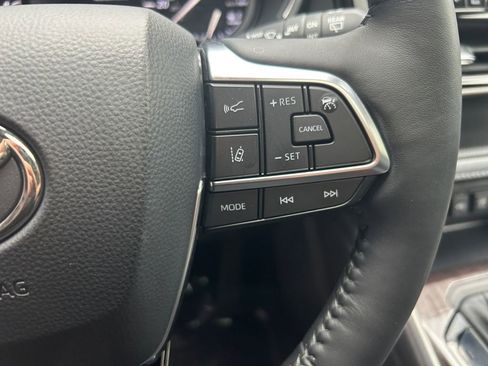 Used 2020 Toyota Highlander Limited AWD/4WD image 17
