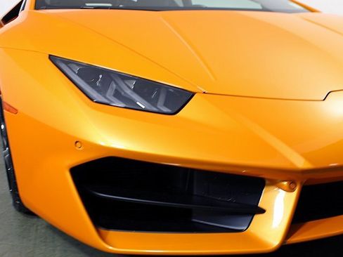 Used 2017 Lamborghini Huracan LP 580-2 image 11