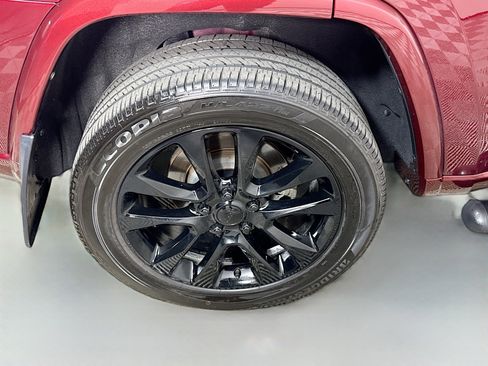 Used 2022 Jeep Grand Cherokee Laredo X AWD/4WD image 33