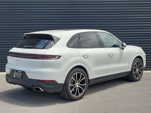 Certified 2025 Porsche Cayenne AWD/4WD image 7
