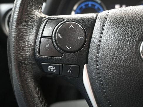 Used 2018 Toyota Corolla SE image 23