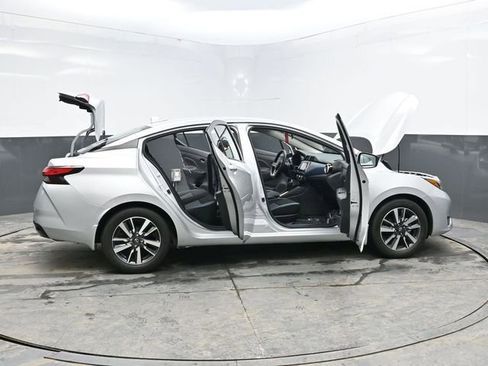 Used 2025 Nissan Versa SV w/ Trunk Package image 48