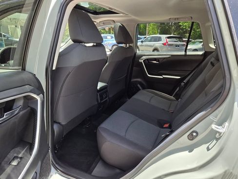 Used 2021 Toyota RAV4 XLE w/ Convenience Package FWD image 11
