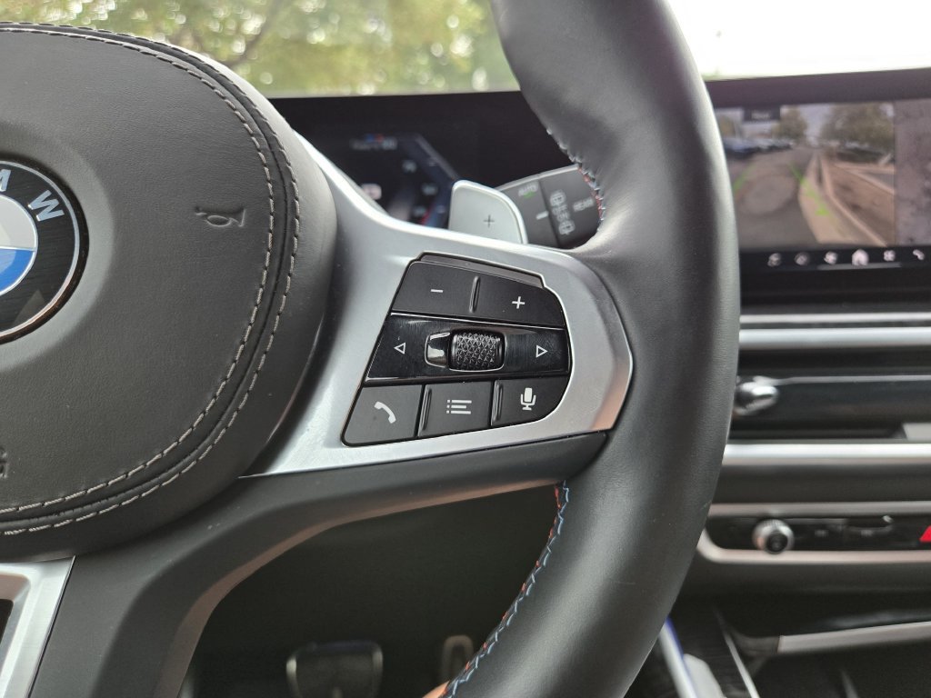 Certified 2025 BMW X7 M60i AWD/4WD image 32