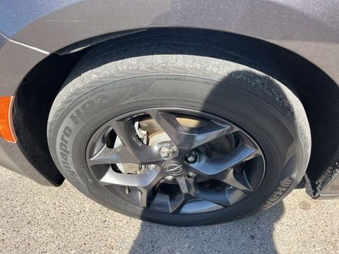 Used 2020 Chrysler Pacifica Touring-L w/ S Appearance Package FWD image 22