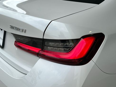 Used 2023 BMW 330i Sedan w/ Premium Package RWD image 25