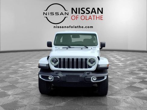 Used 2025 Jeep Wrangler Unlimited Sahara AWD/4WD image 31