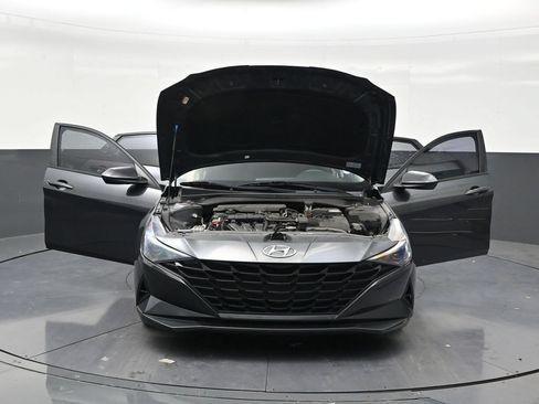 Used 2021 Hyundai Elantra SE FWD image 32