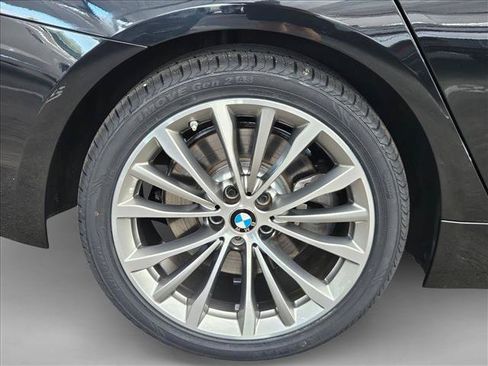 Used 2023 BMW 540i w/ Premium Package RWD image 19