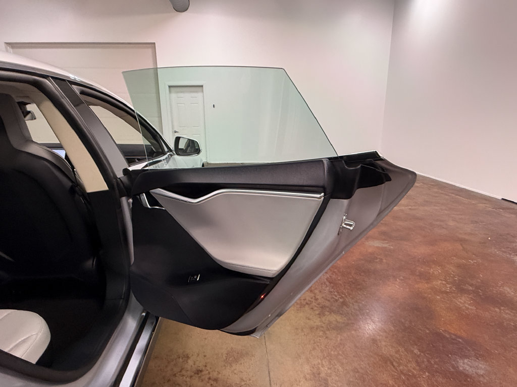 Used 2013 Tesla Model S Performance RWD image 52