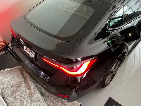 Used 2023 BMW i4 eDrive35 image 2