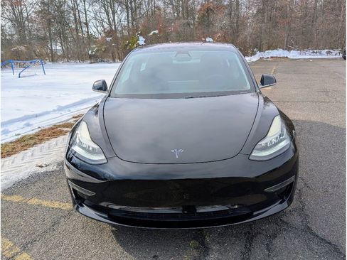 Used 2018 Tesla Model 3 Mid Range image 2