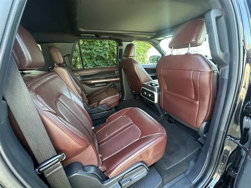 Used 2024 Ford Expedition Max Limited AWD/4WD image 7