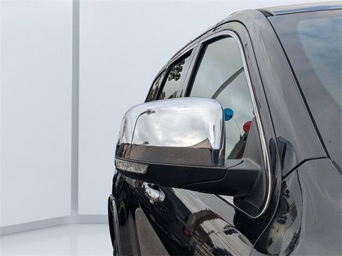 Used 2015 Jeep Grand Cherokee Overland image 11